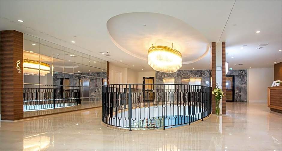 Royal Blue Hotel