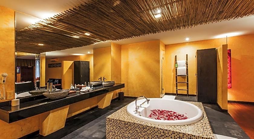 Kupu Kupu Jimbaran Beach Hotel & Spa by L'Occitane
