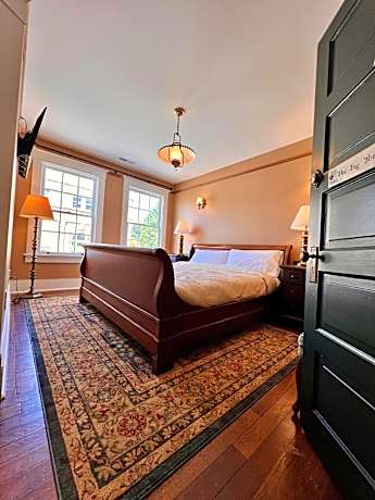 Standard King Room