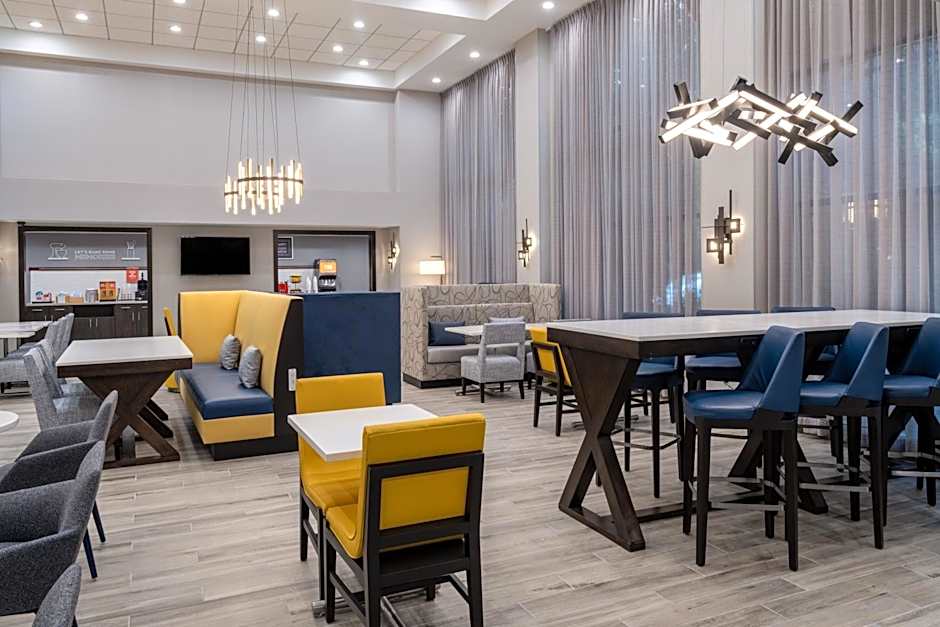 Hampton Inn By Hilton & Suites Agoura Hills