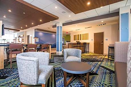 Holiday Inn Express and Suites Rehoboth Beach By IHG