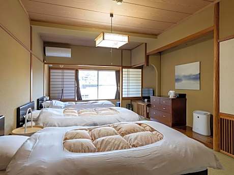 Japanese-Style Quadruple Room