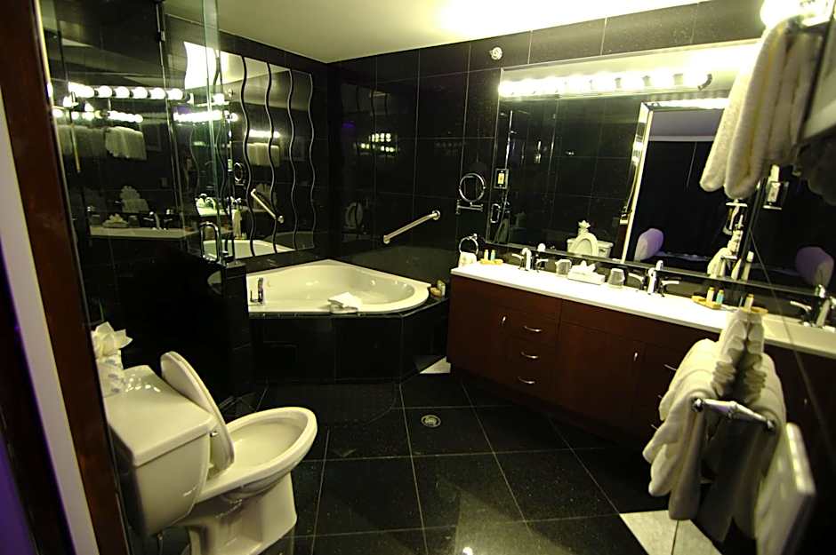 Ramada by Wyndham North Bergen