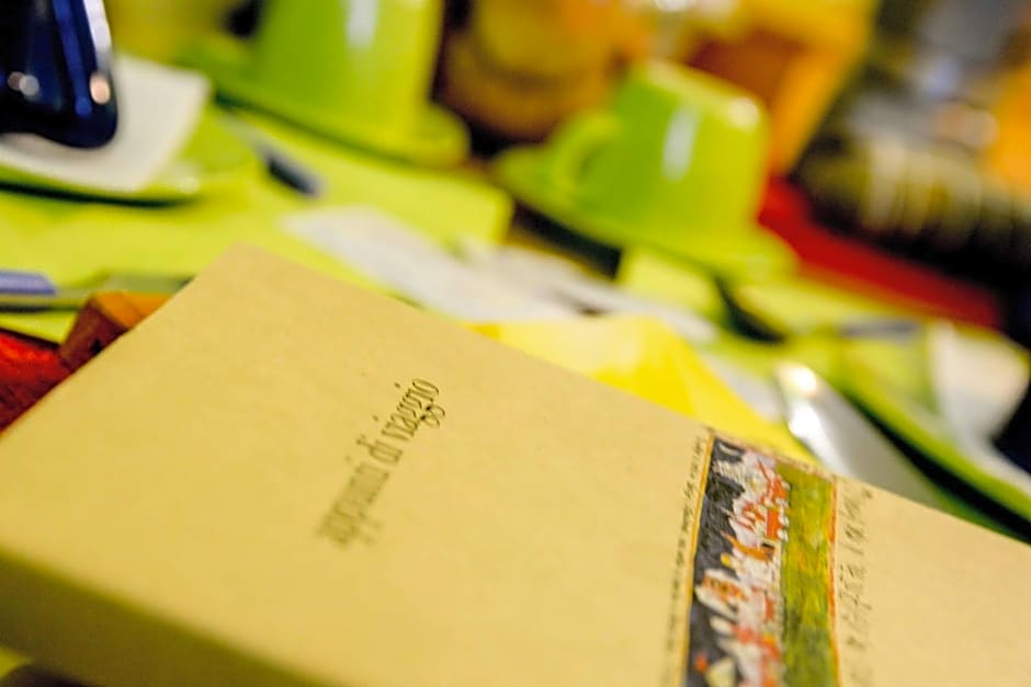 Casa Fuori Casa - 200 mt dal casello autostradale, parcheggio gratuito, garage moto