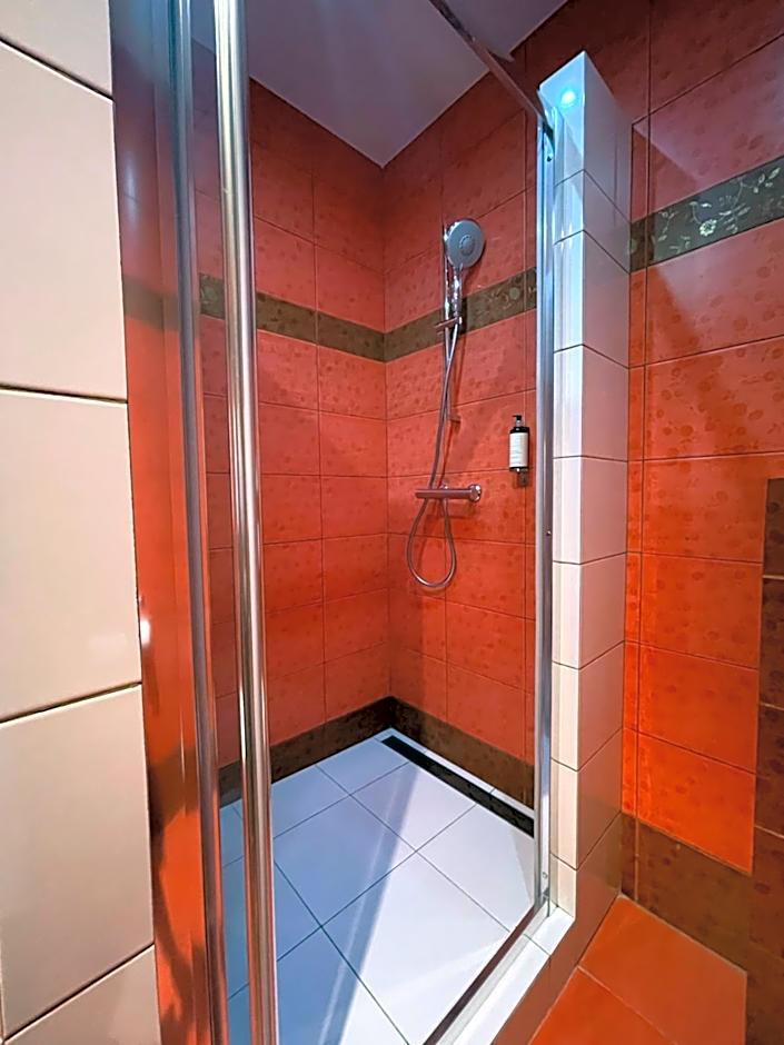 Hotel RED