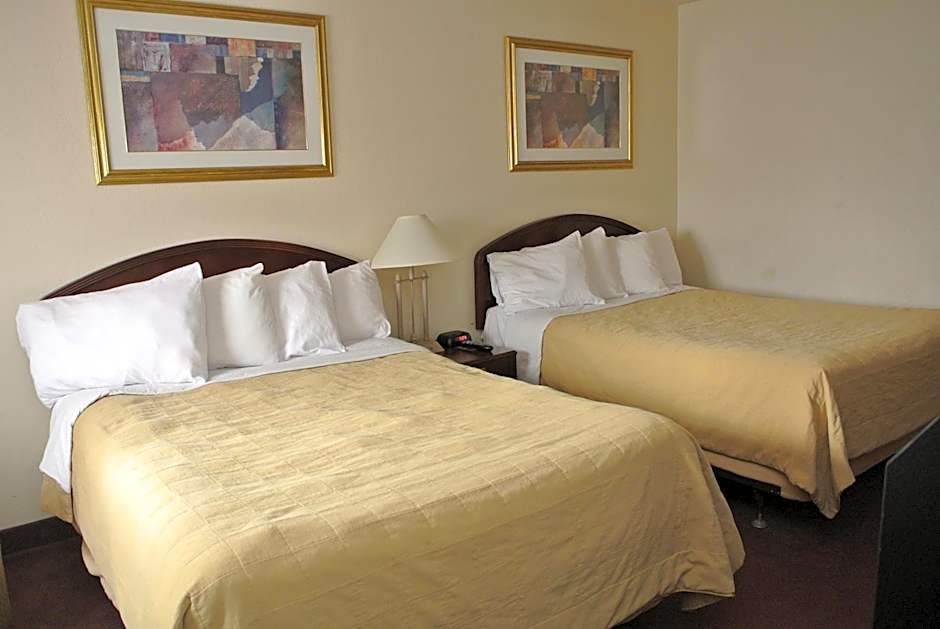 Travelodge by Wyndham Ottawa East