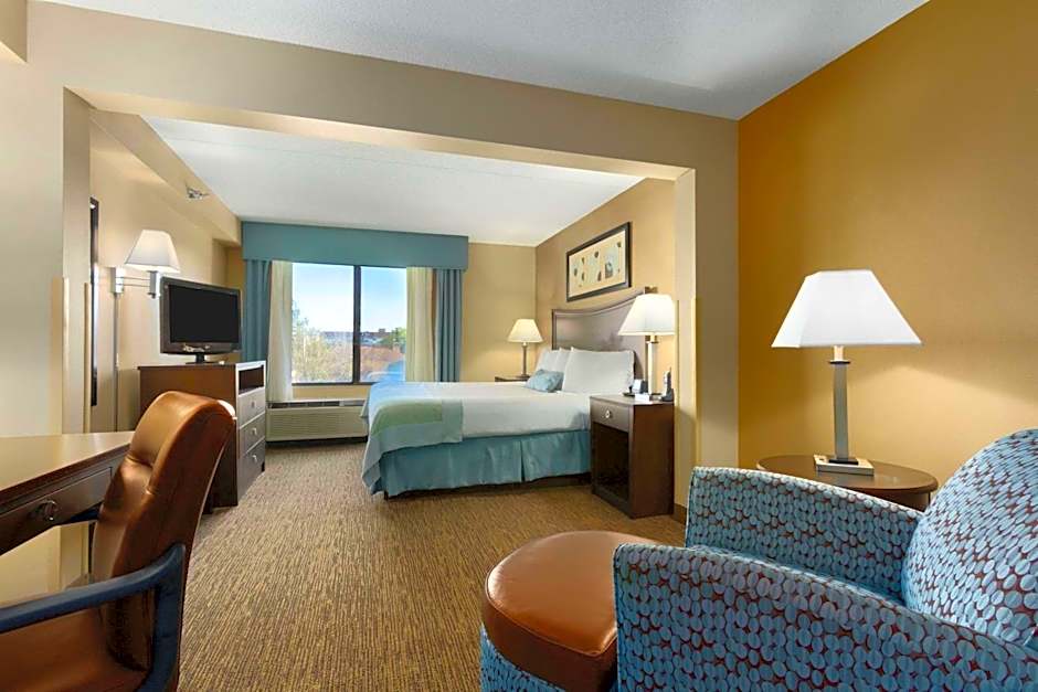 Holiday Inn Express Fayetteville-Fort Bragg