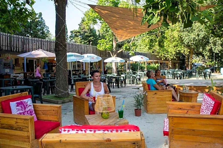 Camping 4 étoiles - Piscine - ef00ai