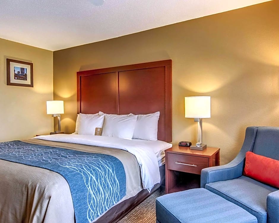 Comfort Inn & Suites Grafton-Cedarburg