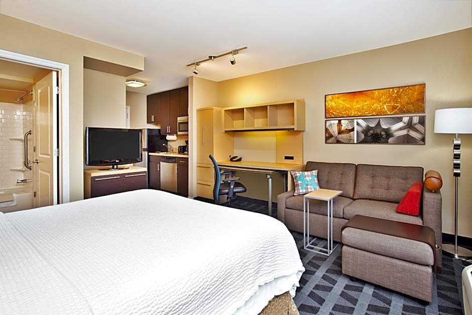 TownePlace Suites by Marriott Republic Airport Long Island/Farmingdale