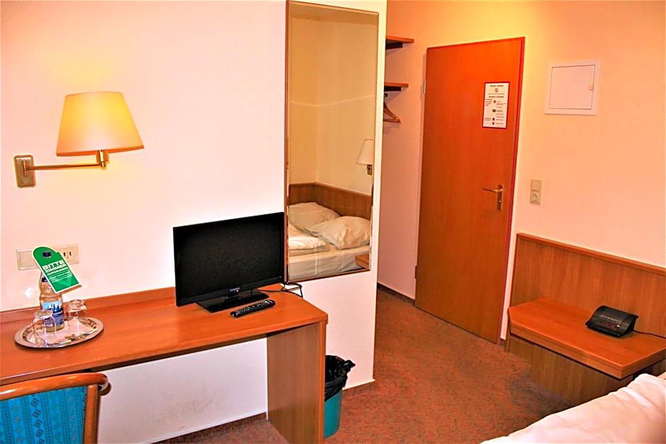 Hotel Alsterquelle 24h Check-in, Free Parking and WiFi