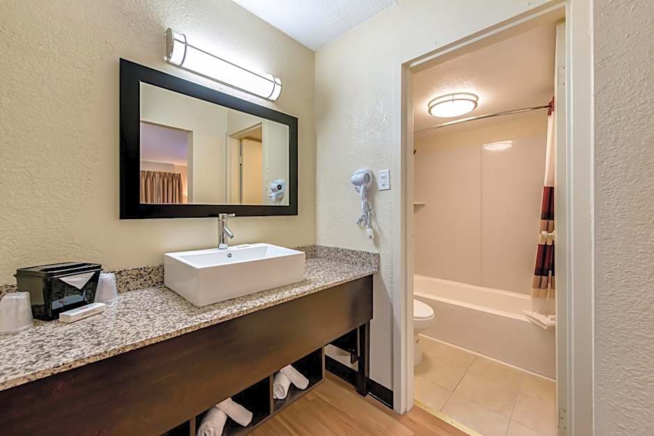 Red Roof Inn Marion, IN