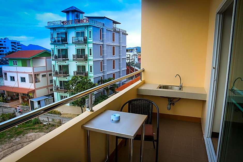 Sky Villa Hua Hin Guesthouse - Adults-Only