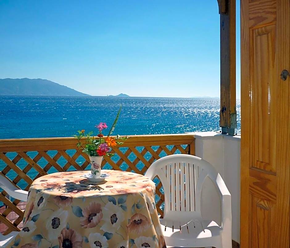 Nereides Seaside Apartments