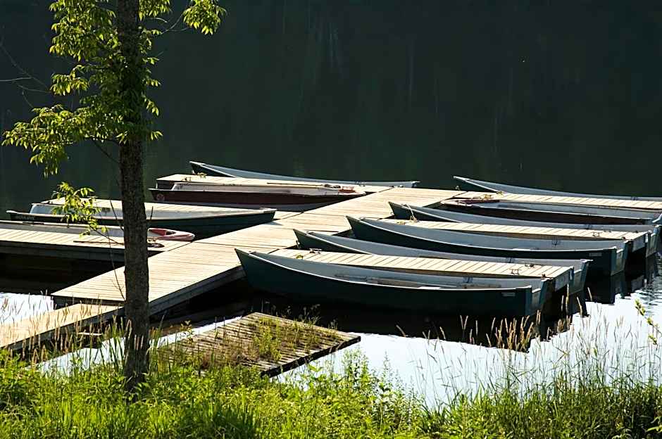 Auberge du Lac-à-l'Eau-Claire