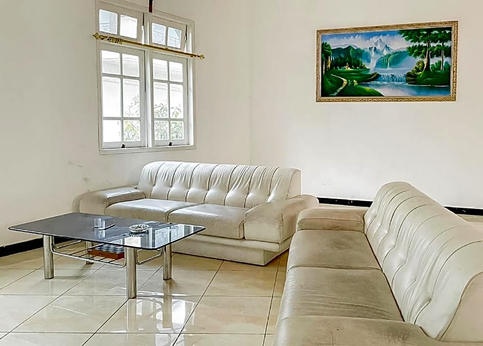 RedDoorz @ LeDug Tretes