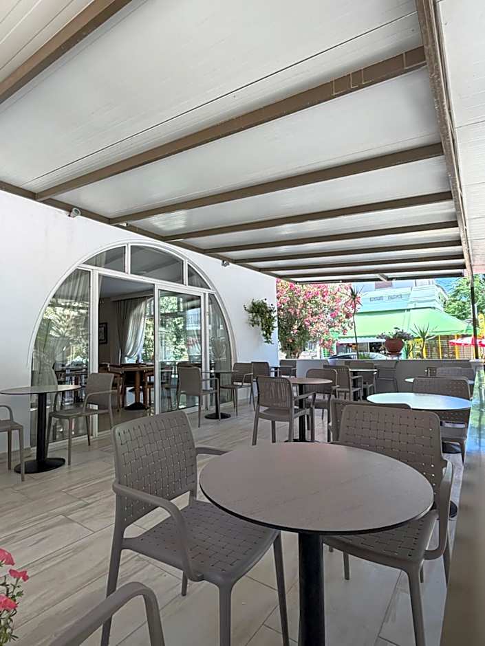 Paradise Hotel
