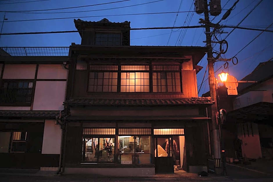 TAKETA Station Hostel cue