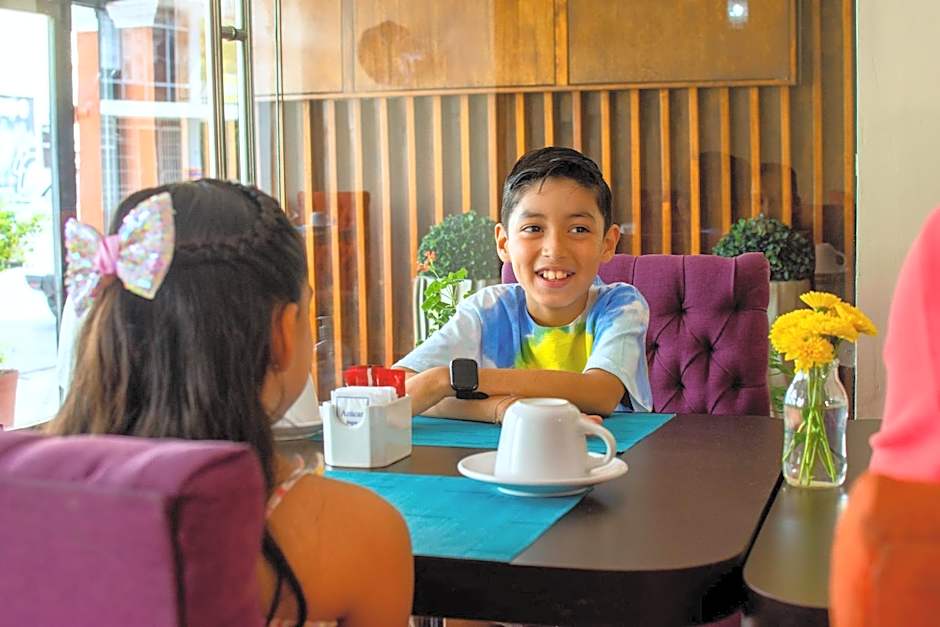 Hotel del Carmen, en el Centro- DESAYUNO Incluido !