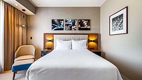 TWIN ROOM WITH MINI-FRIDGE NON SMOKING