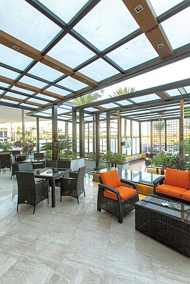 Radisson Blu Hotel & Convention Center, Alexandria