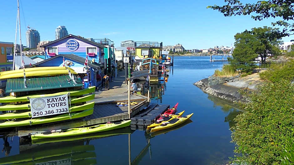 A Float Home B&B in Fisherman’s Wharf