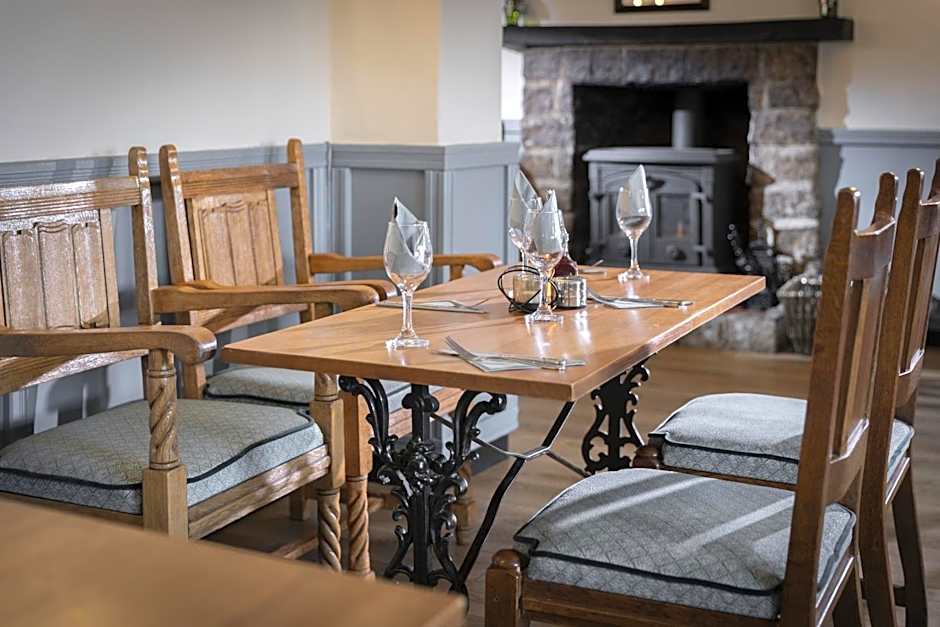 The Cromwell Arms Inn