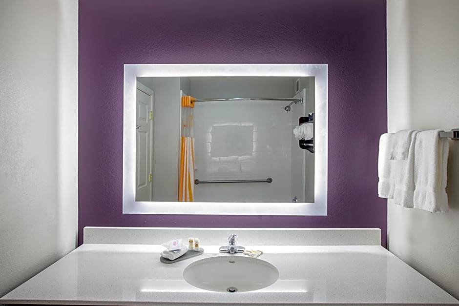 La Quinta Inn & Suites by Wyndham Lubbock North