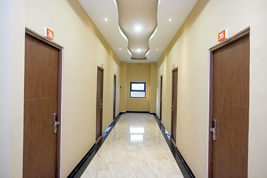 Sans Hotel City Park Medoho Semarang