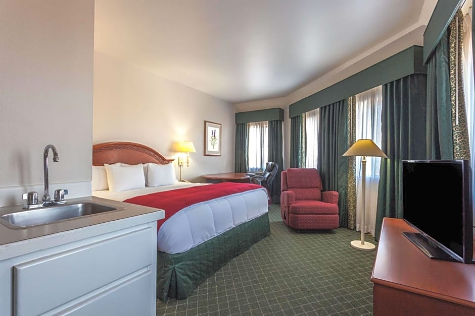 Baymont INN & Suites by Wyndham