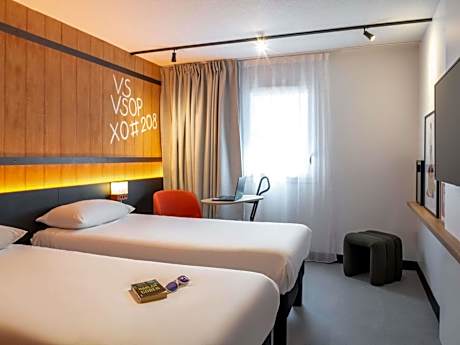 Standard Twin Room with 2 single beds