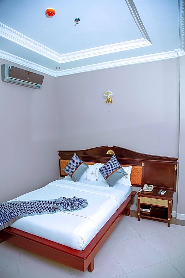 Greenlight Hotel