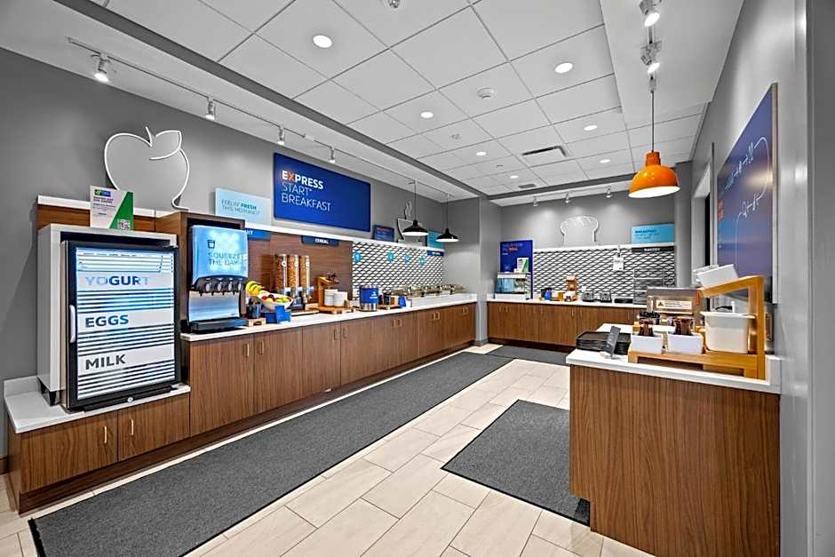 Holiday Inn Express & Suites Marinette By IHG