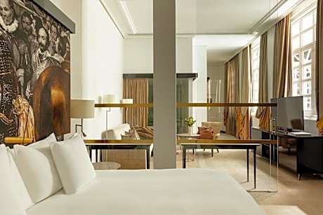 One Bedroom Suite RedLevel 1 adult