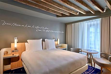 Classic room with 1 double bed