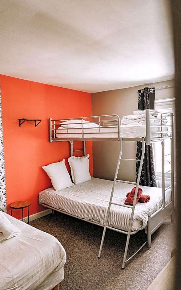 Foto 1 daripada 4 — Chambre Familiale 140 X 190