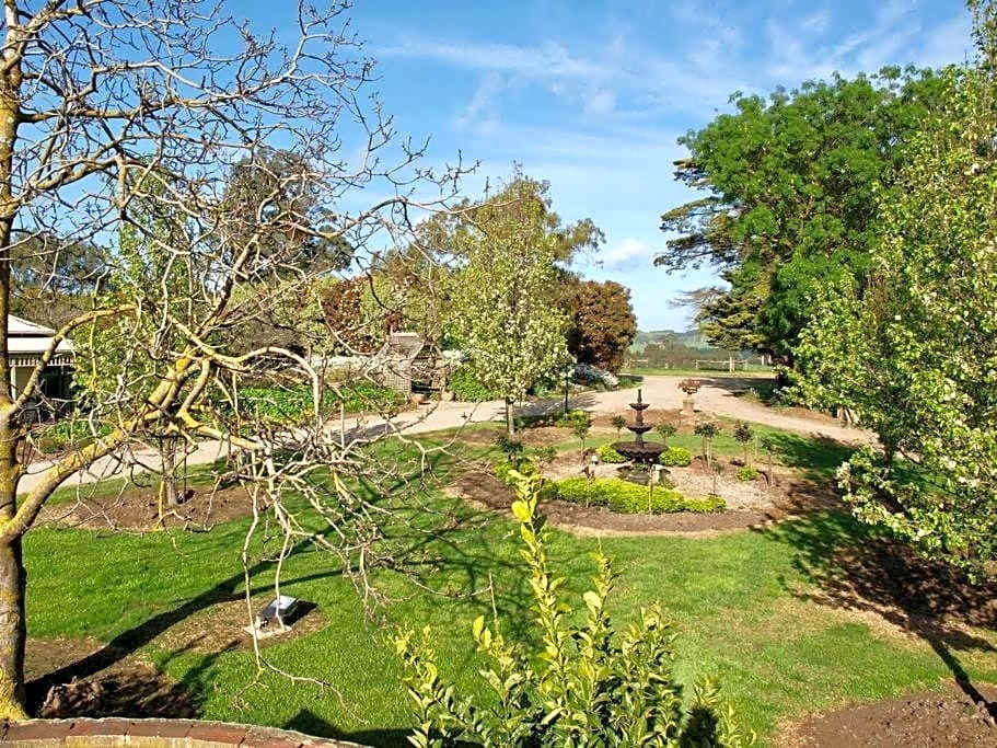 Manderley Park Farmstay B&B