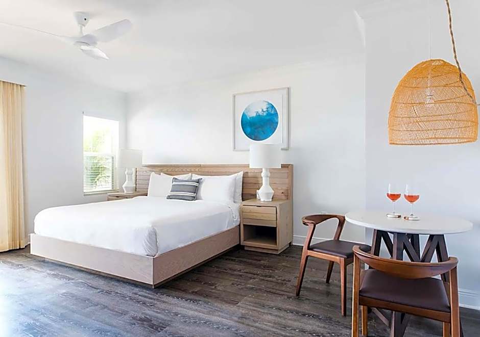 Parrot Key Hotel & Villas