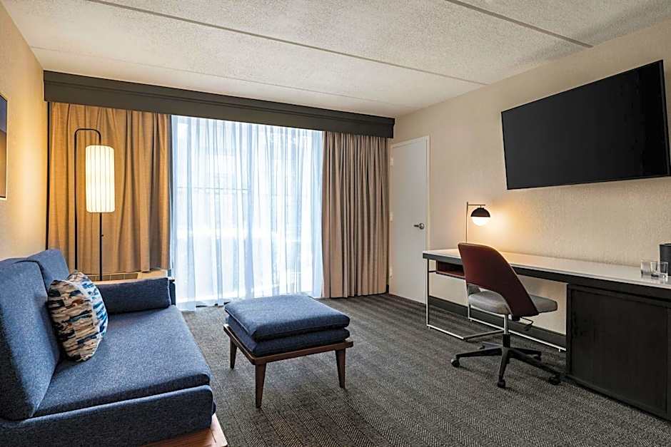 Courtyard by Marriott Atlanta Northlake