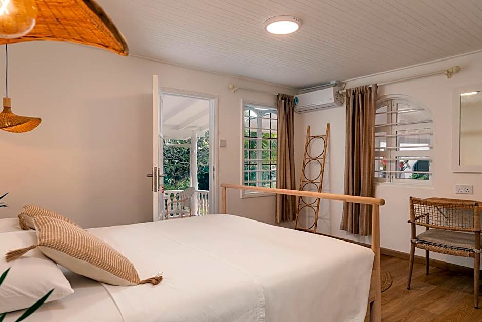 Beau Vallon Bungalows