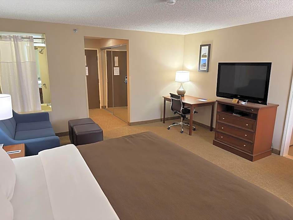 Wingate by Wyndham Utica