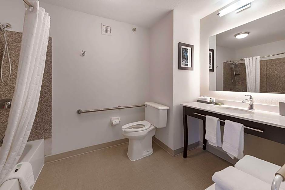 The Blu Hotel Blue Ash Cincinnati, Ascend Hotel Collection