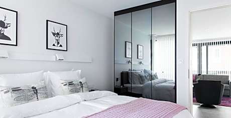 One-Bedroom Suite with Balcony