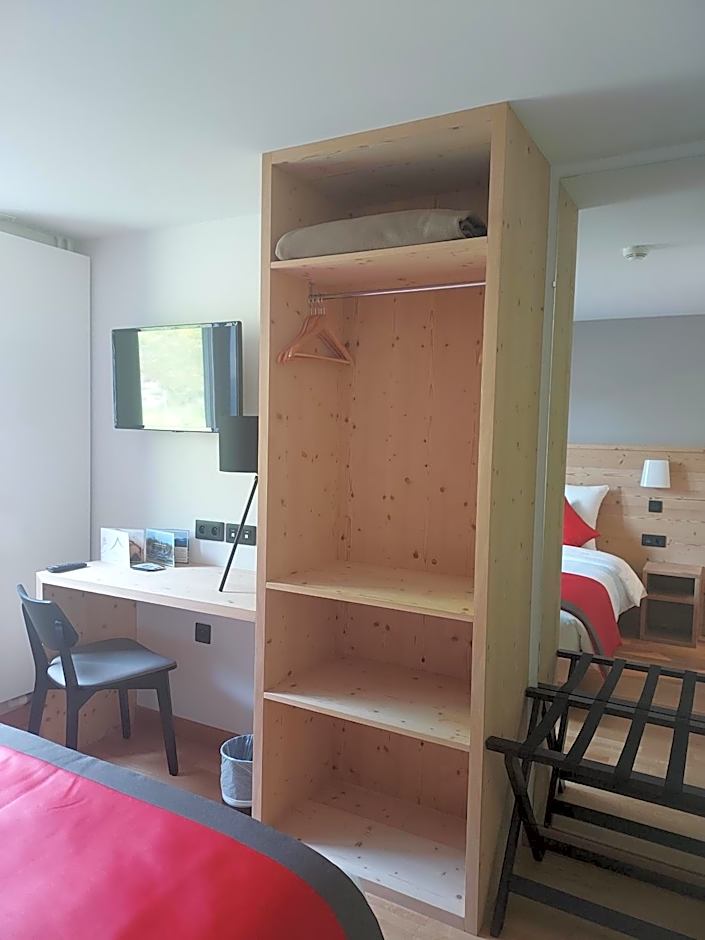 AUBERGE DES GLIERES Plateau des Glières