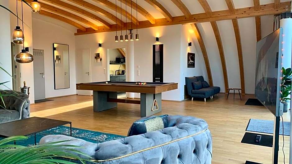 Luxury Penthouse Jacuzzi, Pool Table, Bbq & Desks