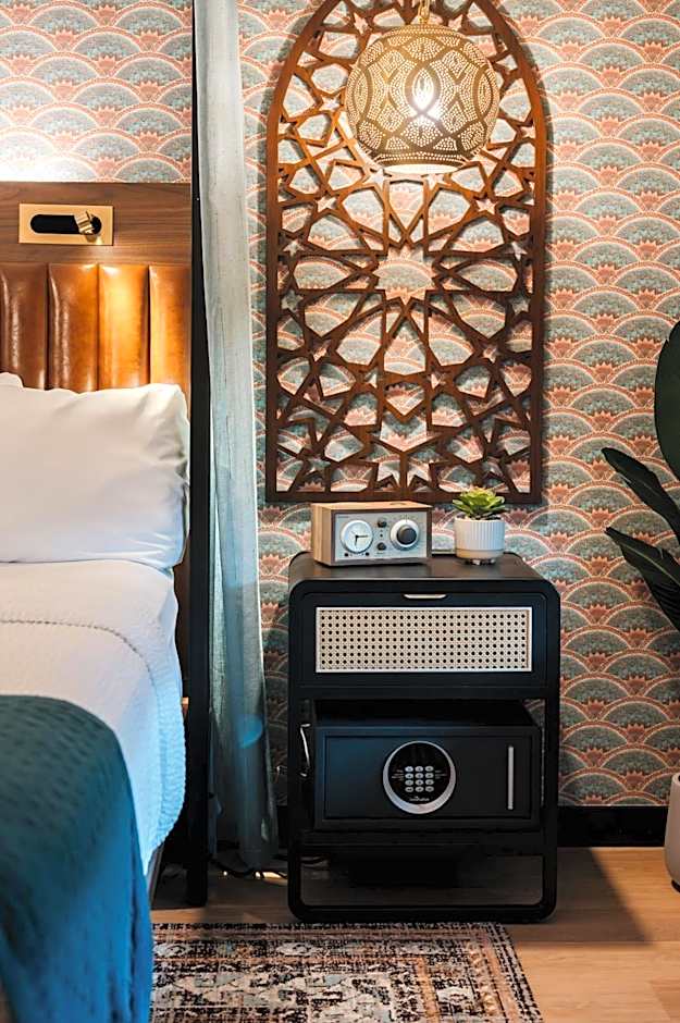 UNCOMMONER HOTEL by Reverie Boutique Collection