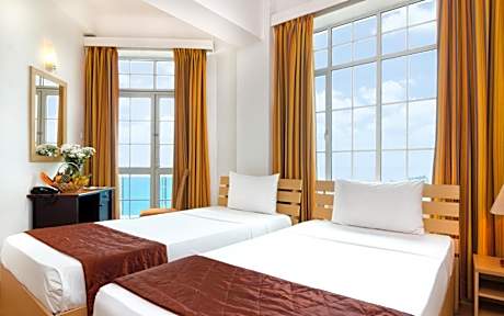 Two-Bedroom Apartment with Sea View/City view
