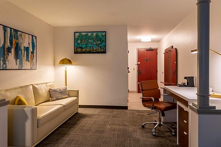 Comfort Inn & Suites Near Burke Mountain