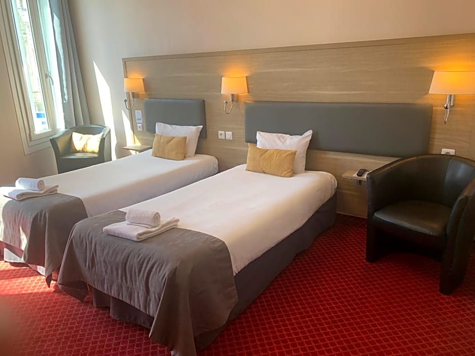 Brit Hotel Bleu Nuit