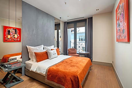 Connecting Family Room